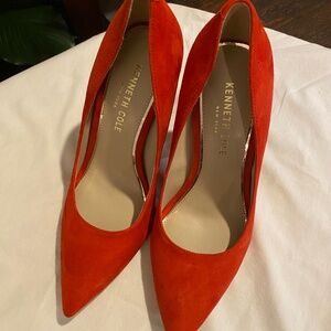 NEW KENNETH COLE ROMI WOMEN'S‎ SIZE 6.5 RED SUEDE PUMP Heels